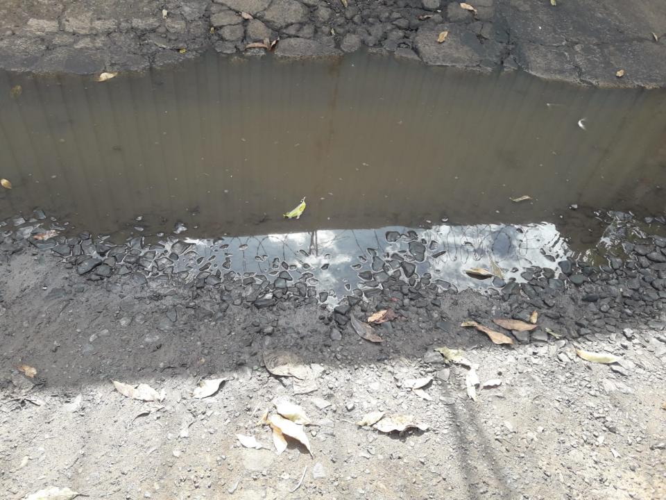 Foto 9 de 11 — Que asfalto é esse? Moradora reclama: “Foi recapeado o Jardim América inteiro e a minha rua ficou esquecida”